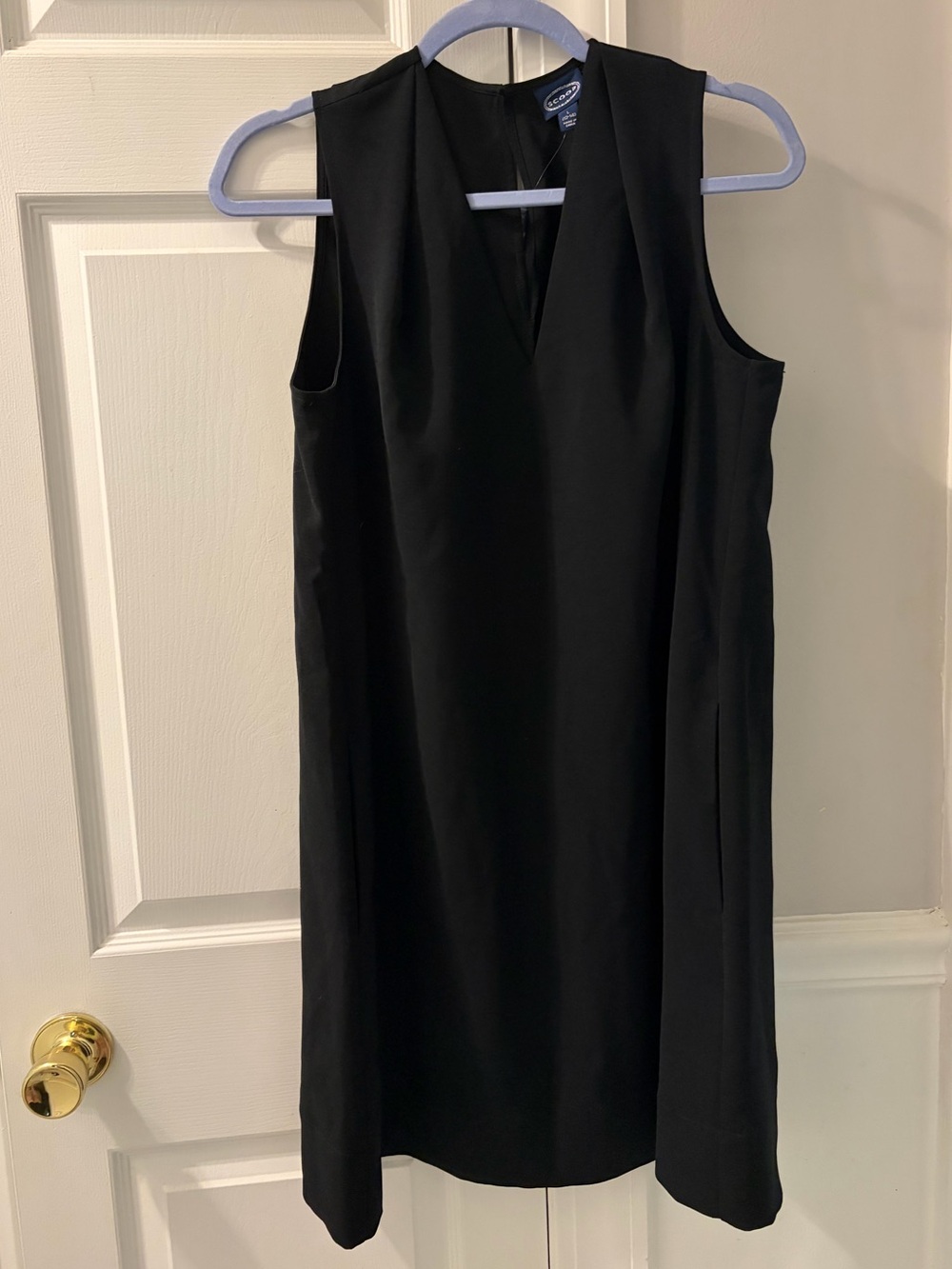 NWT SCOOP Black Sleeveless V-Neck Shift Dress